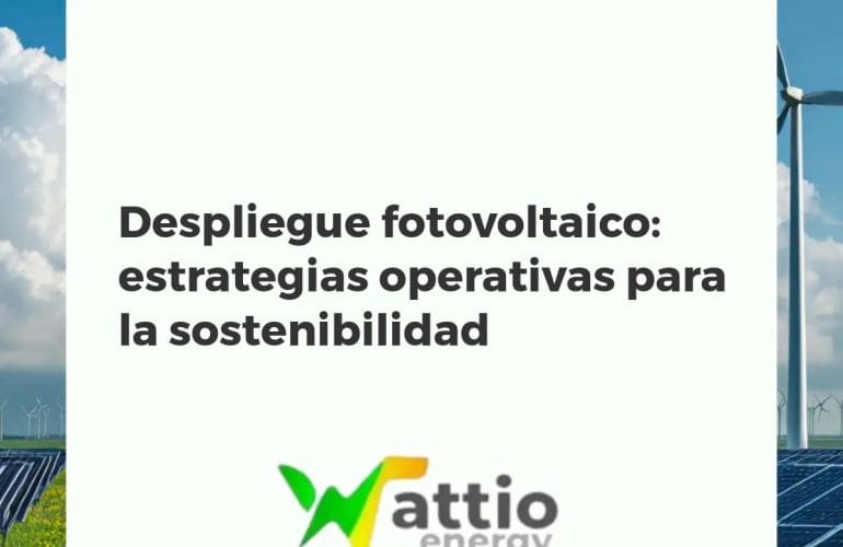 Paneles solares fotovoltaicos en un gran parque con técnicos revisando equipos, simbolizando la sostenibilidad operativa.